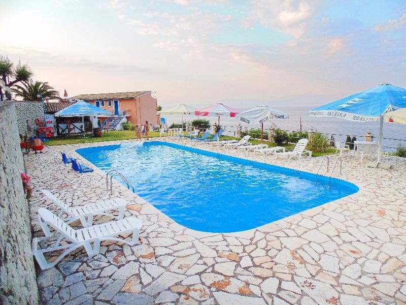 Corfu Hotel Apartments Беницес Екстериор снимка