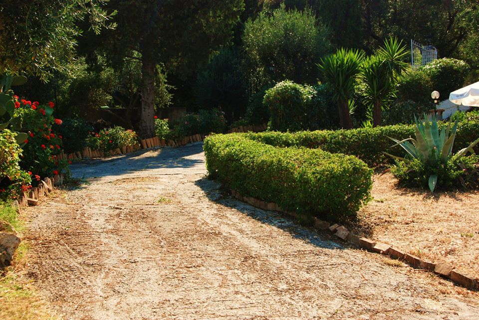 Corfu Hotel Apartments Беницес Екстериор снимка